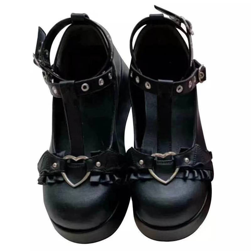 Szíves csatokkal díszített vastag talpú Lolita cipő
