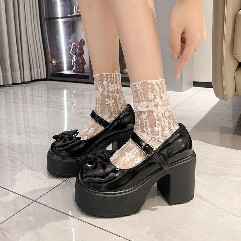 Fekete Masnis nyári cipő fekete és bézs színben